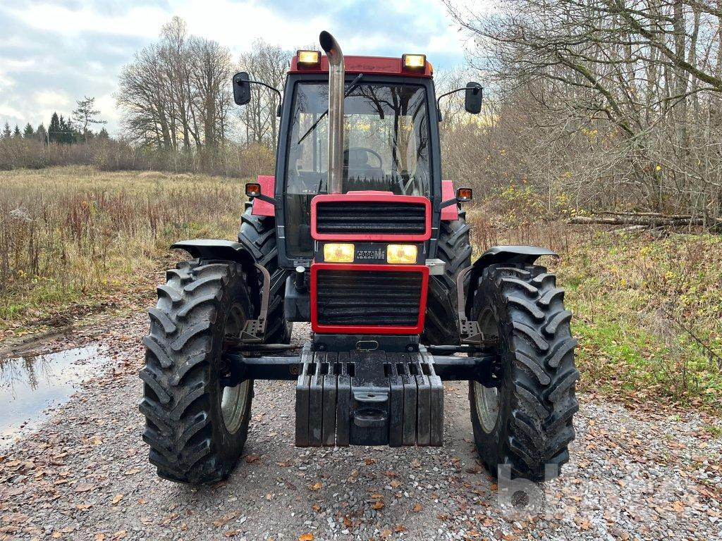 Case IH 1056 XL - Traktor: pilt 2 Case IH 1056 XL - Traktor: pilt 2