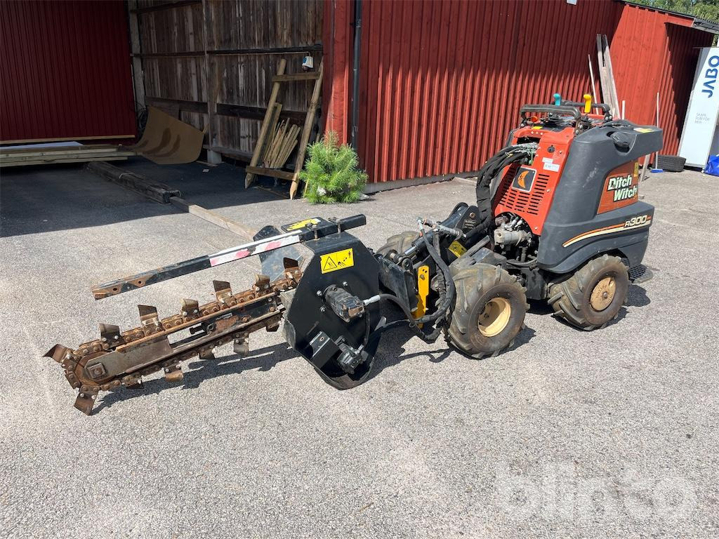Ditch Witch R300 - Kraavikaevamismasin: pilt 1 Ditch Witch R300 - Kraavikaevamismasin: pilt 1