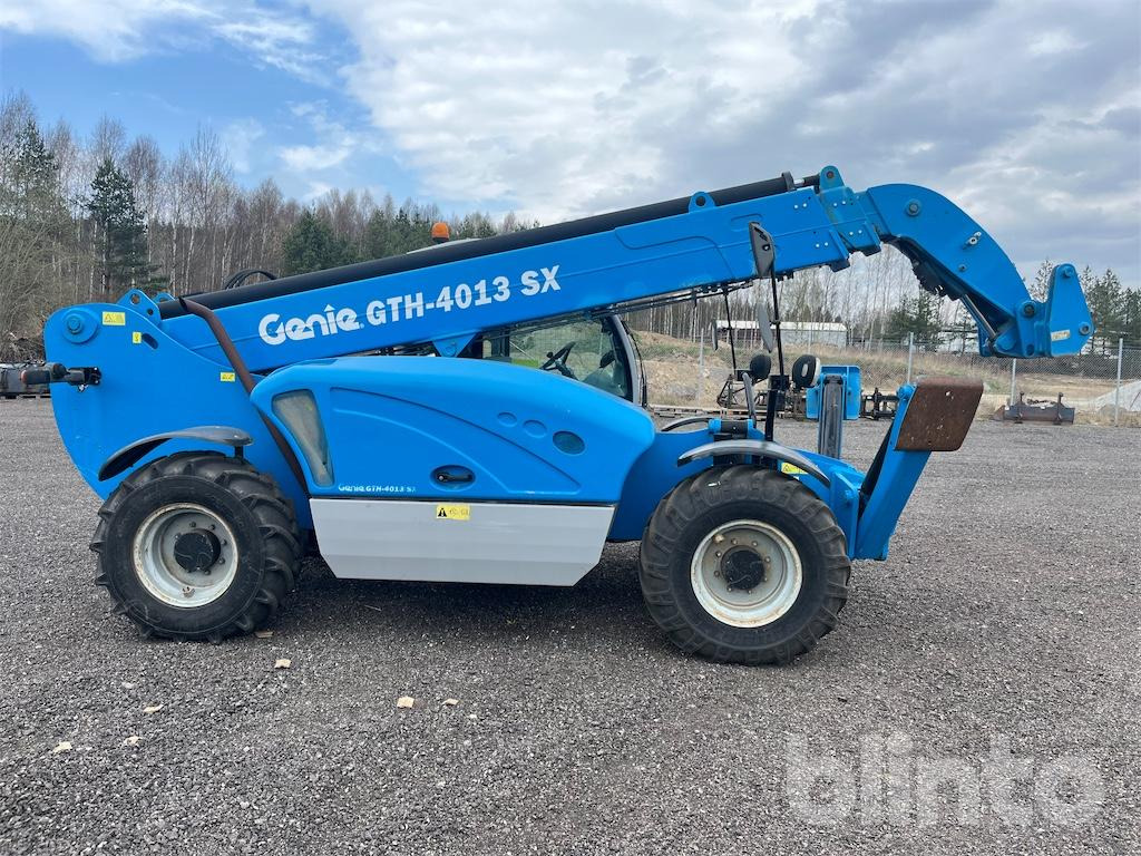 Genie GTH4013SX med redskap - Teleskooplaadur: pilt 4 Genie GTH4013SX med redskap - Teleskooplaadur: pilt 4