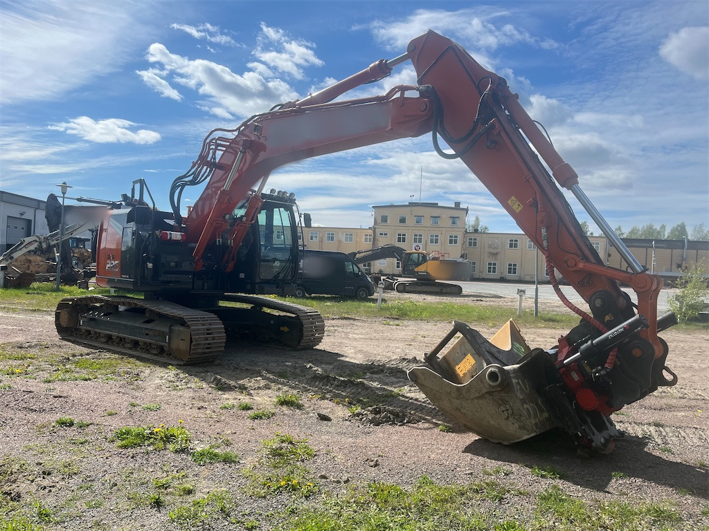 Hitachi ZX225USLC-7 - Lintekskavaator: pilt 5 Hitachi ZX225USLC-7 - Lintekskavaator: pilt 5