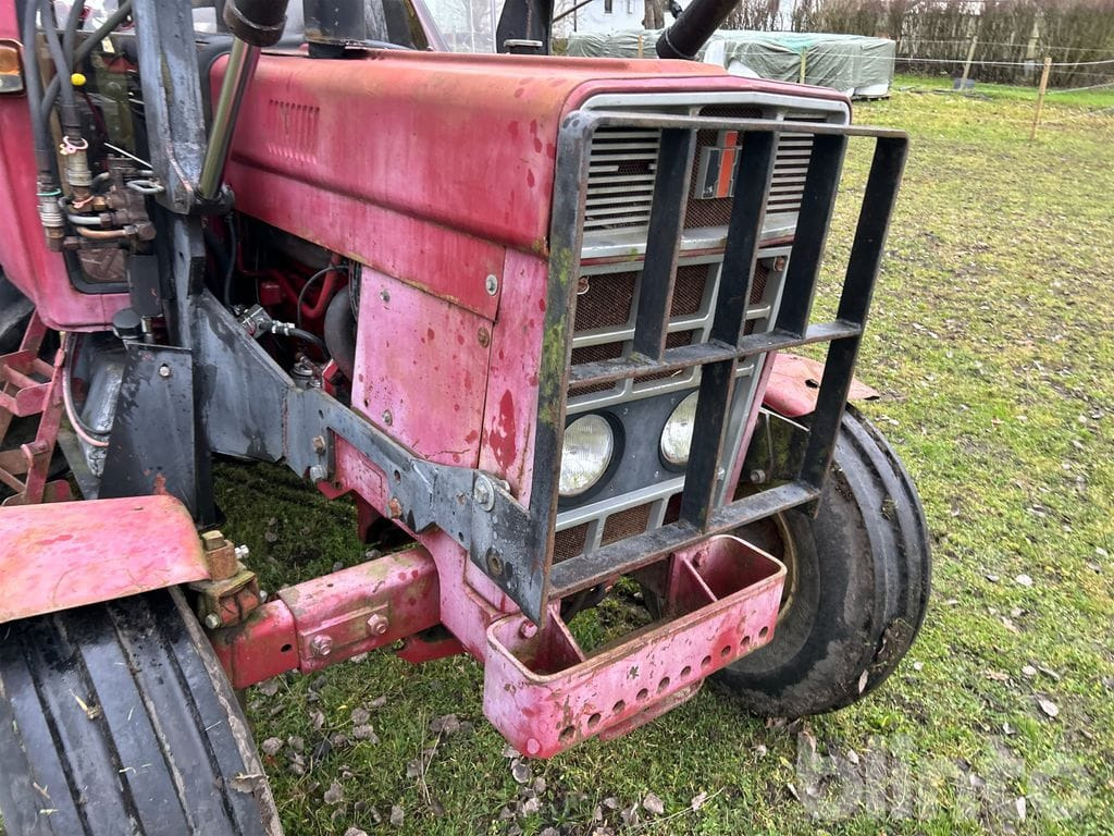 Traktor INTERNATIONAL 685 XL: pilt 24