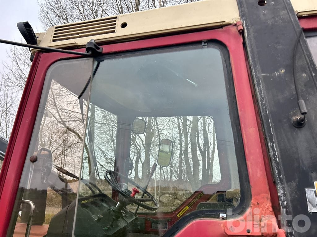 Traktor INTERNATIONAL 685 XL: pilt 50