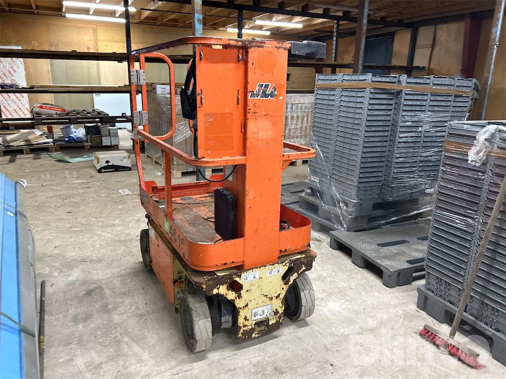 JLG 1230ES - Masttõstuk: pilt 4 JLG 1230ES - Masttõstuk: pilt 4