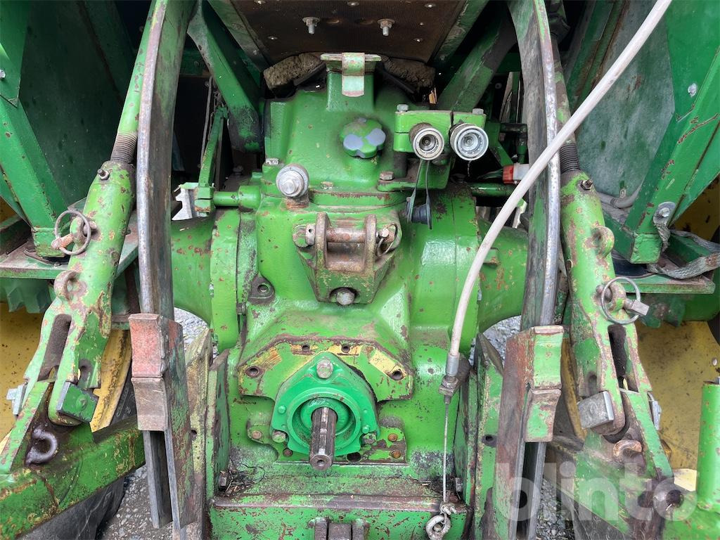 Traktor JOHN DEERE 1120: pilt 31
