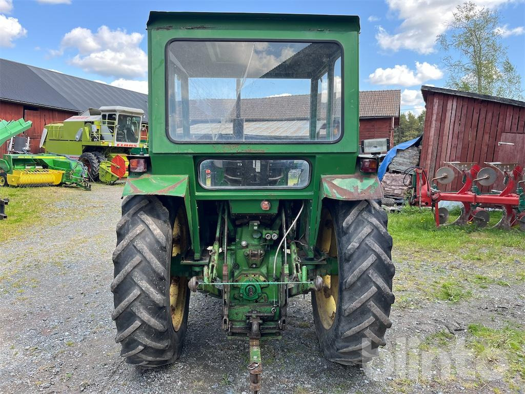 Traktor JOHN DEERE 1120: pilt 6