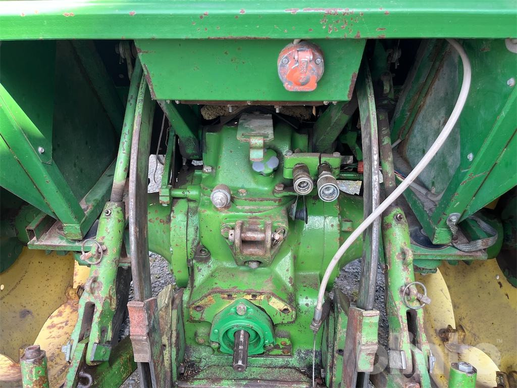 Traktor JOHN DEERE 1120: pilt 30