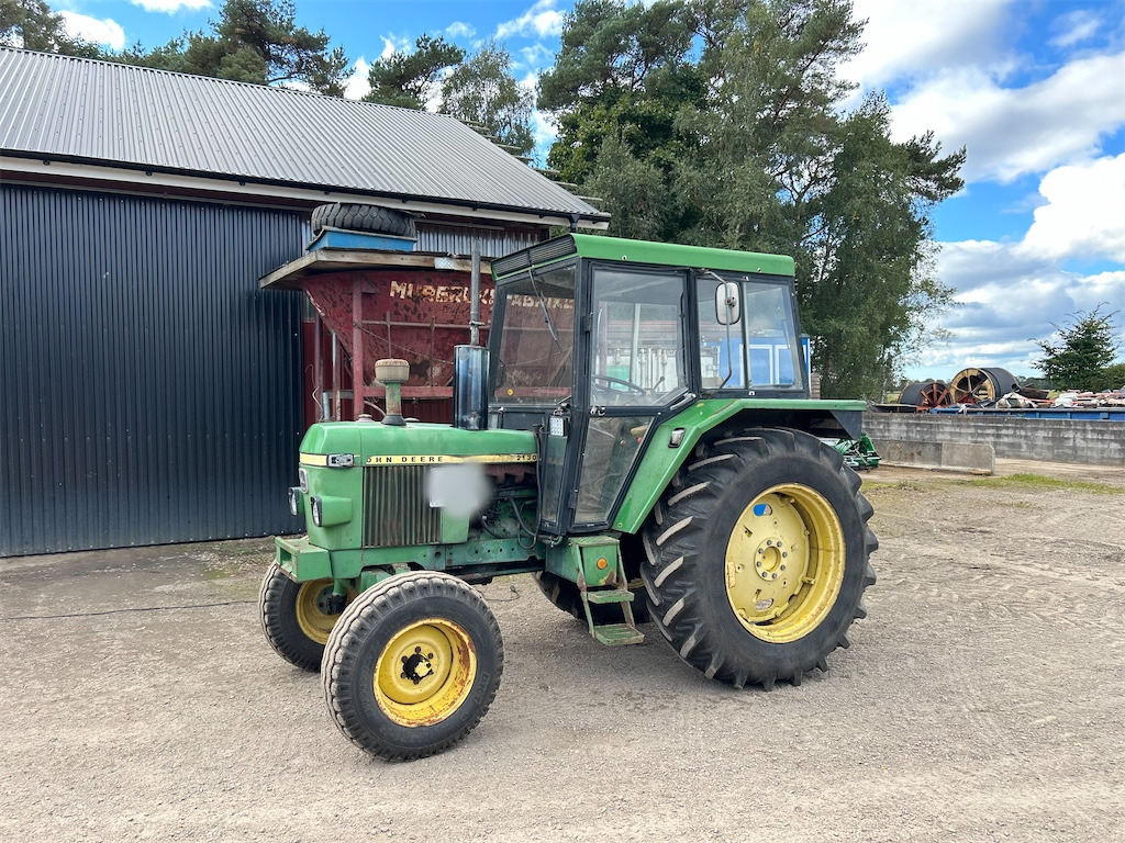 JOHN DEERE 2130 - Traktor: pilt 1 JOHN DEERE 2130 - Traktor: pilt 1