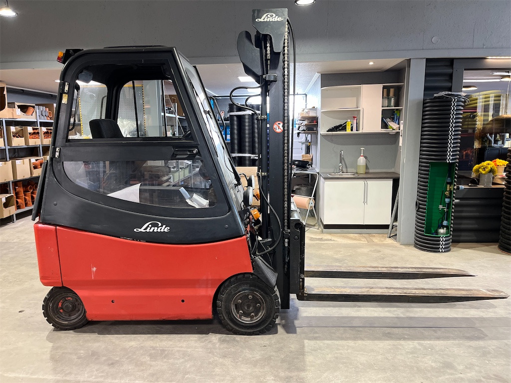 Linde E20/600 inkl laddare - Kahveltõstuk: pilt 4 Linde E20/600 inkl laddare - Kahveltõstuk: pilt 4