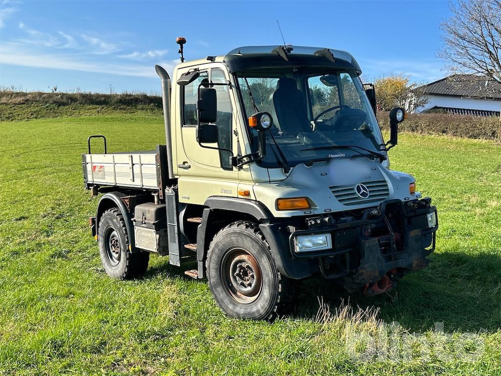 Mercedes-Benz U300 (2010) - Madelveok/ Platvormveok: pilt 2 Mercedes-Benz U300 (2010) - Madelveok/ Platvormveok: pilt 2