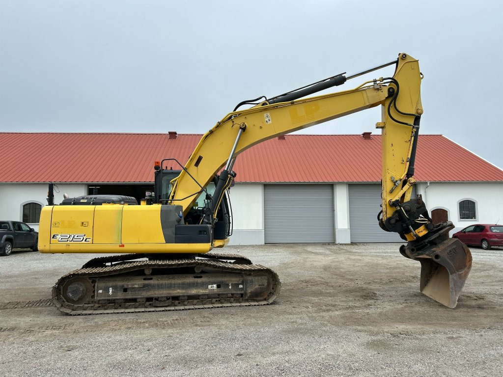 New Holland Kobelco E215C - Lintekskavaator: pilt 5 New Holland Kobelco E215C - Lintekskavaator: pilt 5