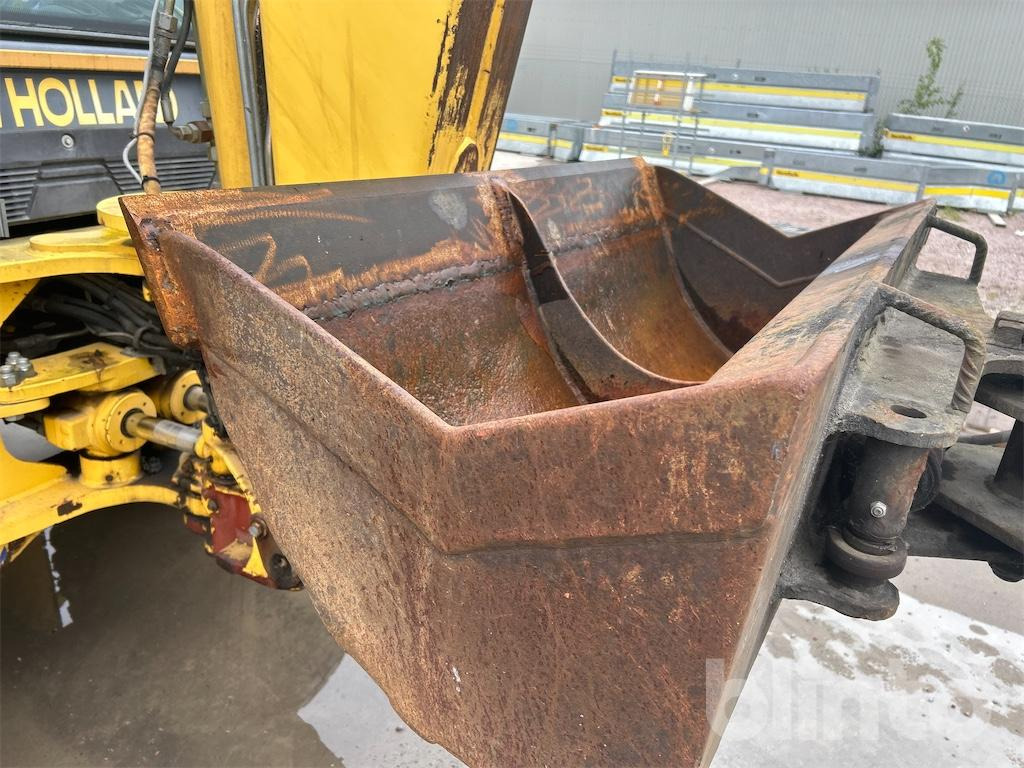 Ekskavaator-laadur New Holland LB115 4WD: pilt 44