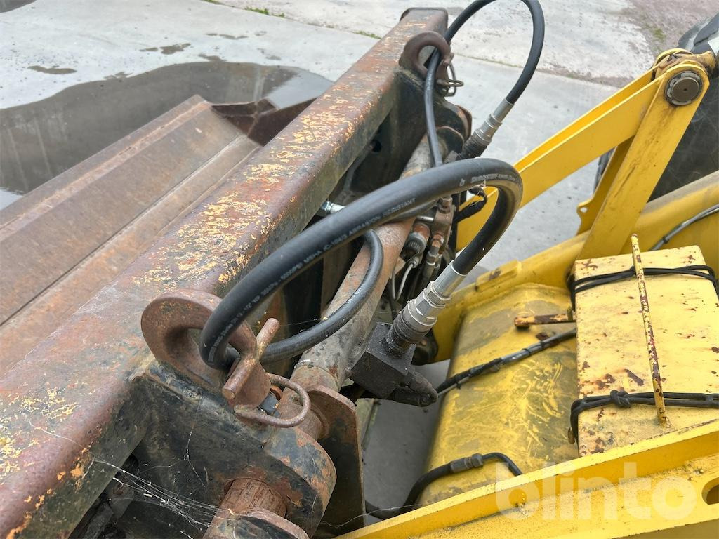 Ekskavaator-laadur New Holland LB115 4WD: pilt 16