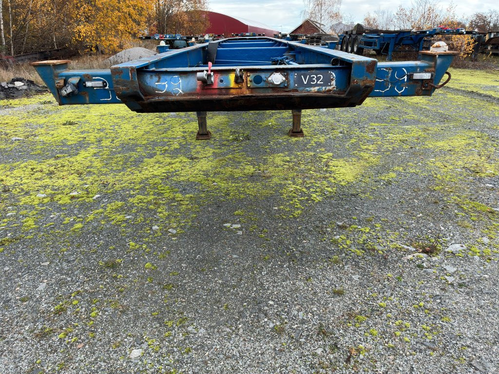 TRAUFO FRUEHAUF - Konteinerveduk/ Tõstukiga poolhaagis: pilt 2 TRAUFO FRUEHAUF - Konteinerveduk/ Tõstukiga poolhaagis: pilt 2