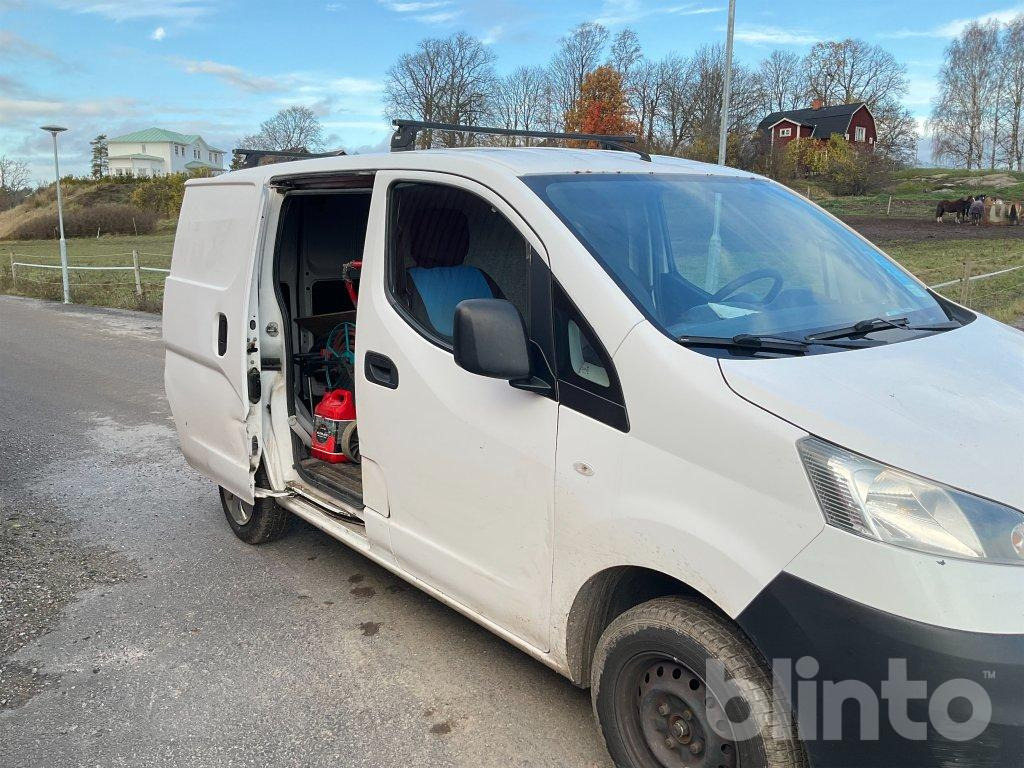 NISSAN NV 200 - Tarbesõiduk: pilt 3 NISSAN NV 200 - Tarbesõiduk: pilt 3