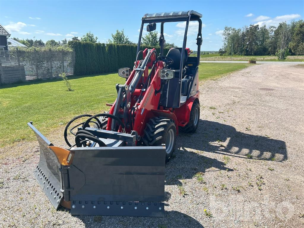 Trejon Flexitrac 1126 - Kompaktlaadur: pilt 1 Trejon Flexitrac 1126 - Kompaktlaadur: pilt 1