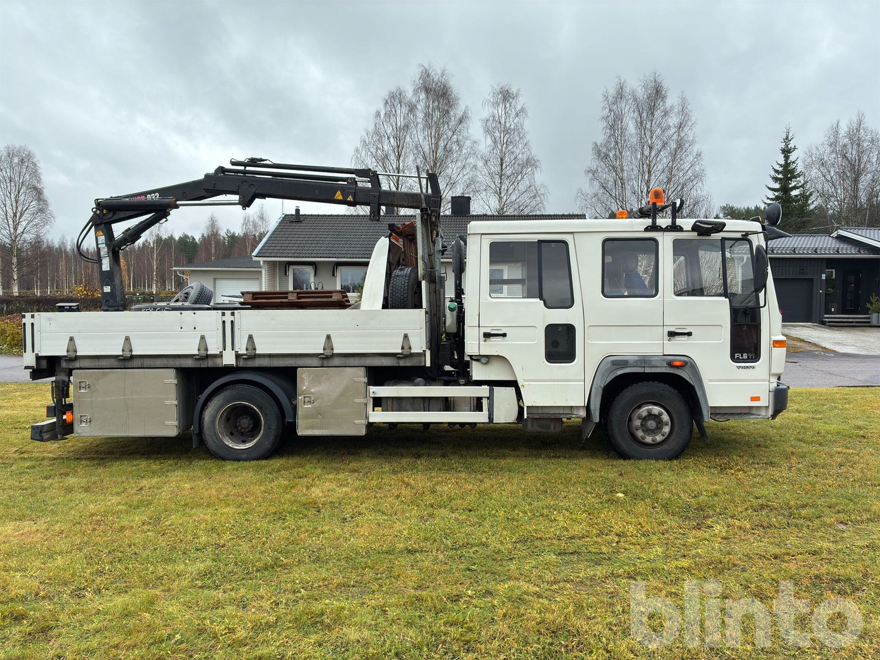 VOLVO FL611 4X2 - Madelveok/ Platvormveok, Kraanaga veoauto: pilt 4 VOLVO FL611 4X2 - Madelveok/ Platvormveok, Kraanaga veoauto: pilt 4