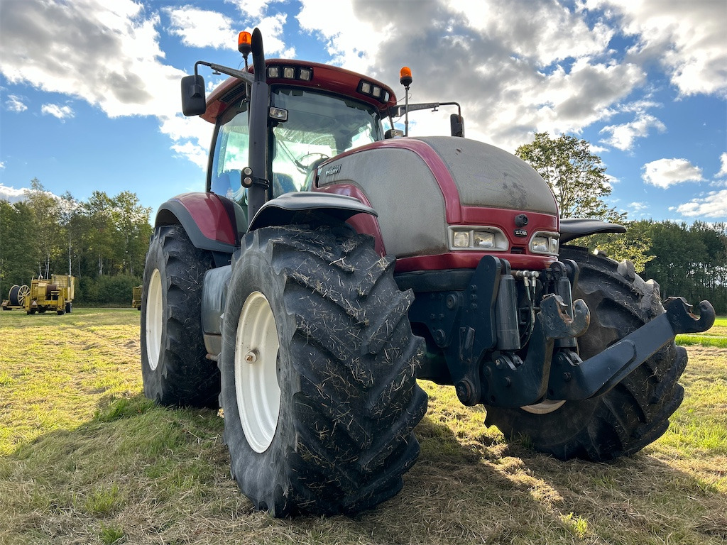 Valtra S260-4 med frontlyft - Traktor: pilt 4 Valtra S260-4 med frontlyft - Traktor: pilt 4