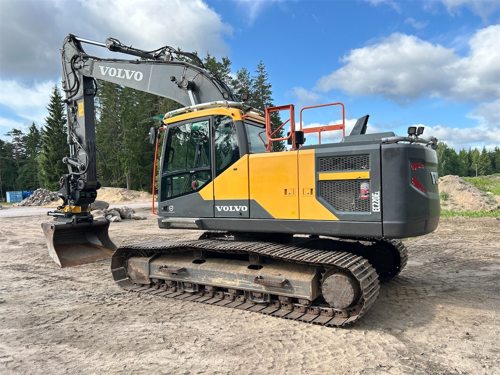 Volvo EC220 EL - Lintekskavaator: pilt 4 Volvo EC220 EL - Lintekskavaator: pilt 4