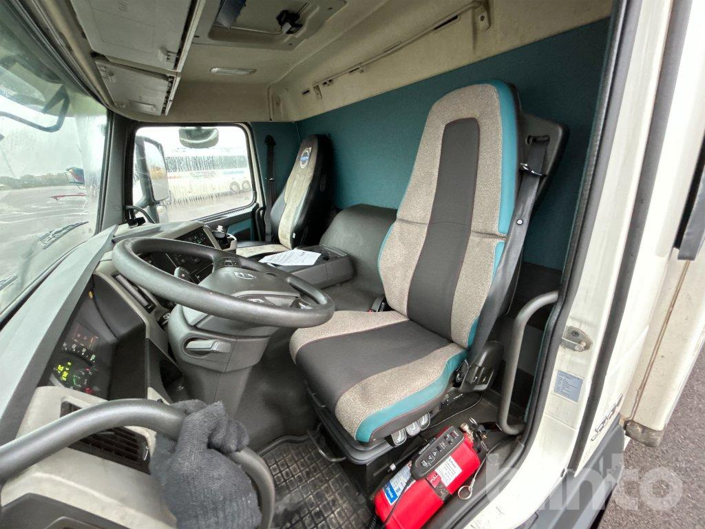 Volvo FM330 6x2 JPGS - Carrier 2-zon - Külmutiga veoauto: pilt 4 Volvo FM330 6x2 JPGS - Carrier 2-zon - Külmutiga veoauto: pilt 4
