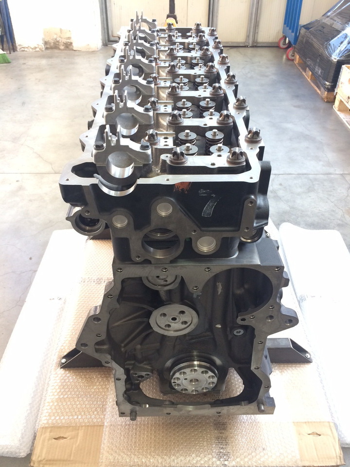MOTORE MAN D2676 LOH32 - 505CV - EURO 6 - MOTORE AUTOBUS VERTICALE - Mootor - Buss: pilt 3 MOTORE MAN D2676 LOH32 - 505CV - EURO 6 - MOTORE AUTOBUS VERTICALE - Mootor - Buss: pilt 3