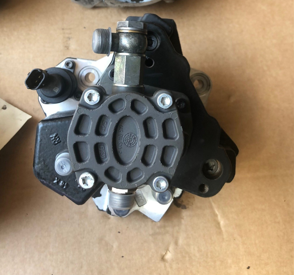POMPA AD ALTA PRESSIONE BOSCH 0986437383 - Kütusepump - Veoauto: pilt 4 POMPA AD ALTA PRESSIONE BOSCH 0986437383 - Kütusepump - Veoauto: pilt 4