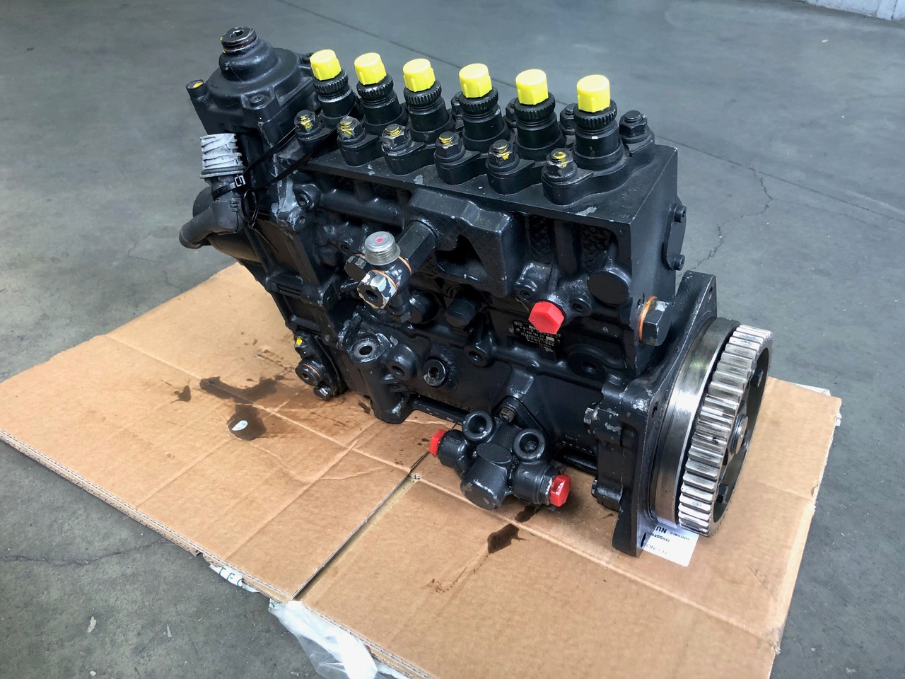 POMPA INIEZIONE RIF. BOSCH 0402796210 / RIF. MAN 51111037618 - Kütusepump: pilt 1 POMPA INIEZIONE RIF. BOSCH 0402796210 / RIF. MAN 51111037618 - Kütusepump: pilt 1