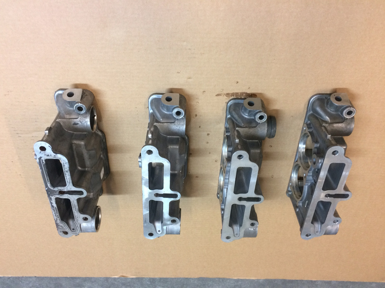 SCATOLA TERMOSTATO MAN 51064040102 - Termostaat - Veoauto: pilt 1 SCATOLA TERMOSTATO MAN 51064040102 - Termostaat - Veoauto: pilt 1