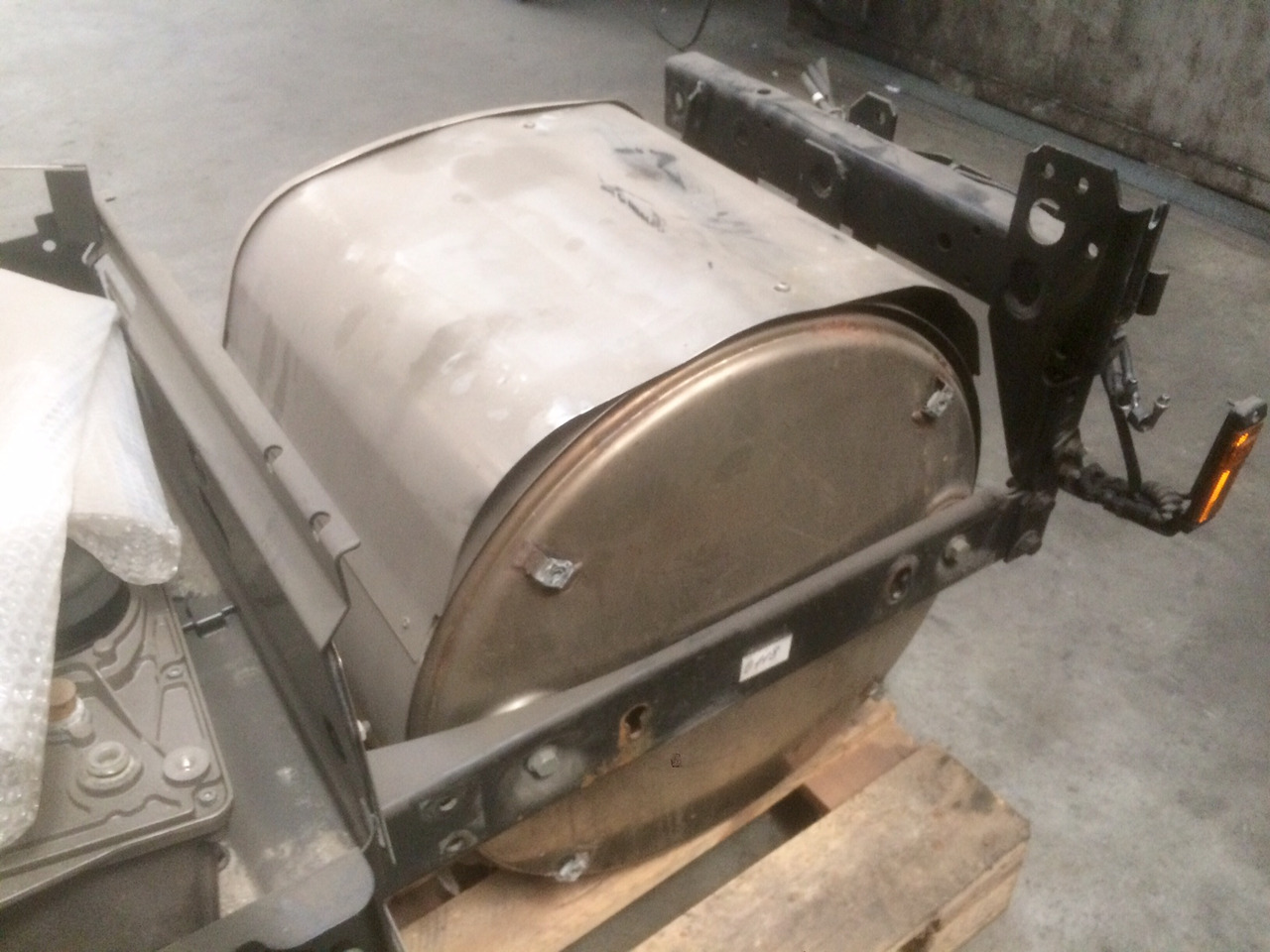 SILENZIATORE DI SCARICO USATO DAF CF85 - Summuti: pilt 5 SILENZIATORE DI SCARICO USATO DAF CF85 - Summuti: pilt 5