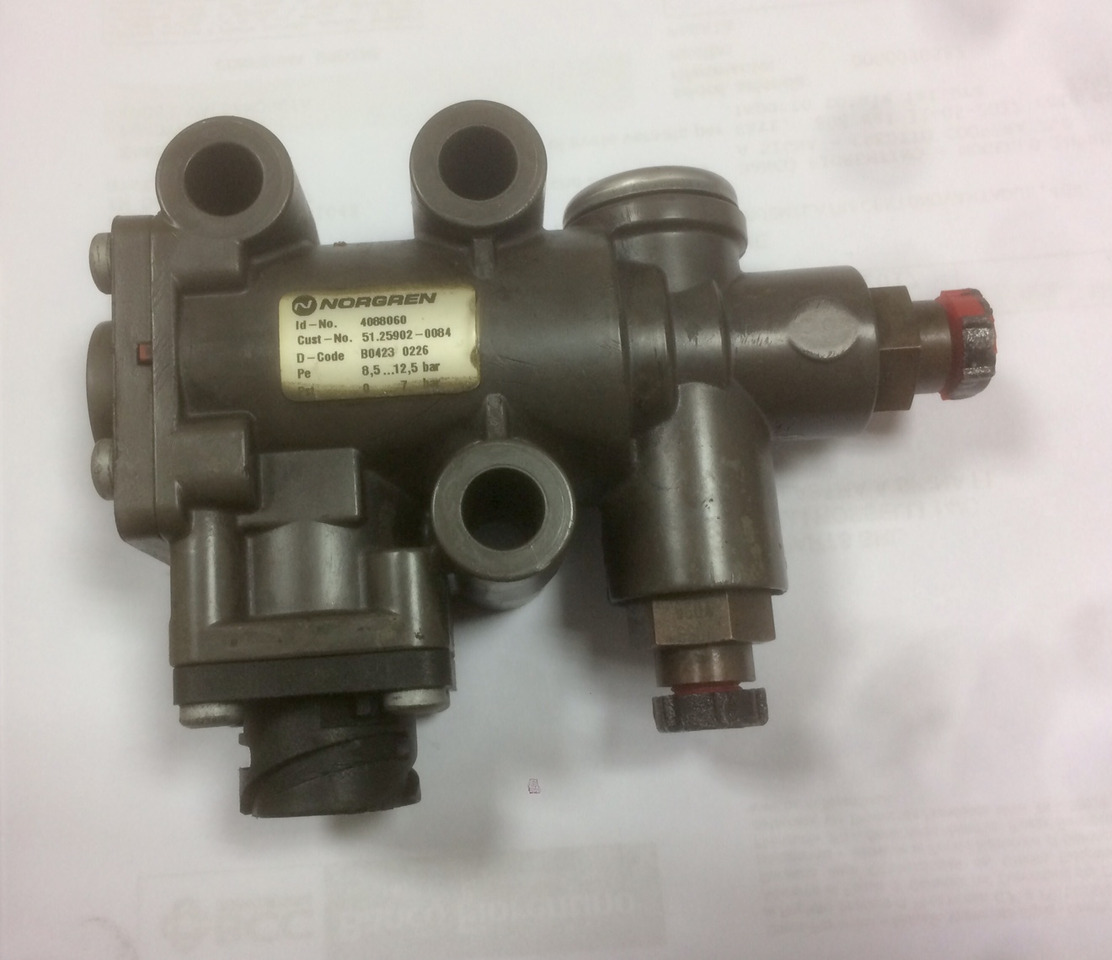VALVOLA EGR MAN 51259020084 - 51259020123 - Klapp - Veoauto: pilt 1 VALVOLA EGR MAN 51259020084 - 51259020123 - Klapp - Veoauto: pilt 1