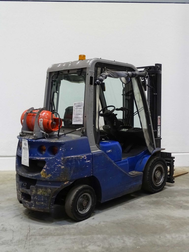 Cesab M325G - Gaasitõstuk: pilt 2 Cesab M325G - Gaasitõstuk: pilt 2