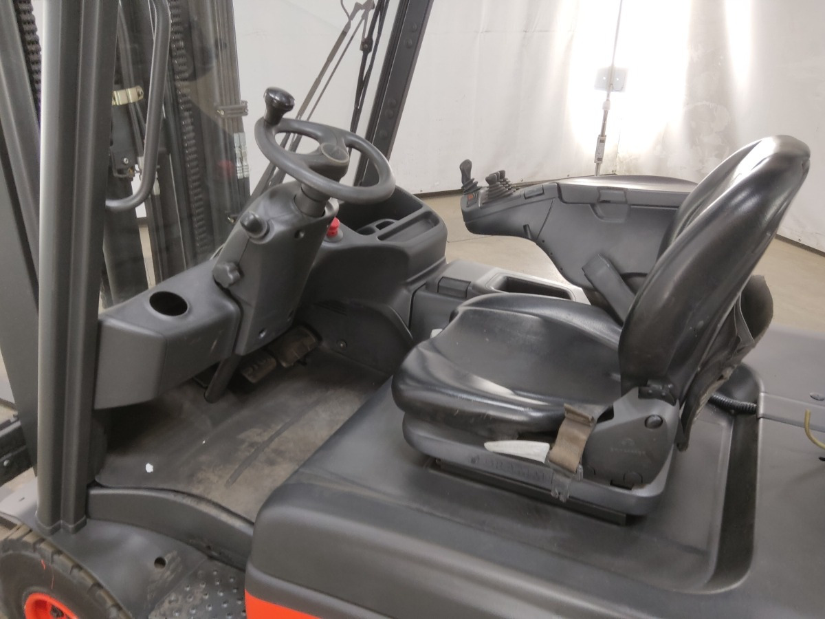 Linde E30L - Elektritõstuk: pilt 3 Linde E30L - Elektritõstuk: pilt 3
