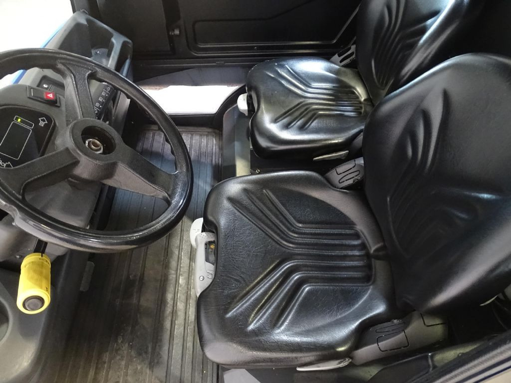 Linde P250 - Puksiirtraktor: pilt 3 Linde P250 - Puksiirtraktor: pilt 3