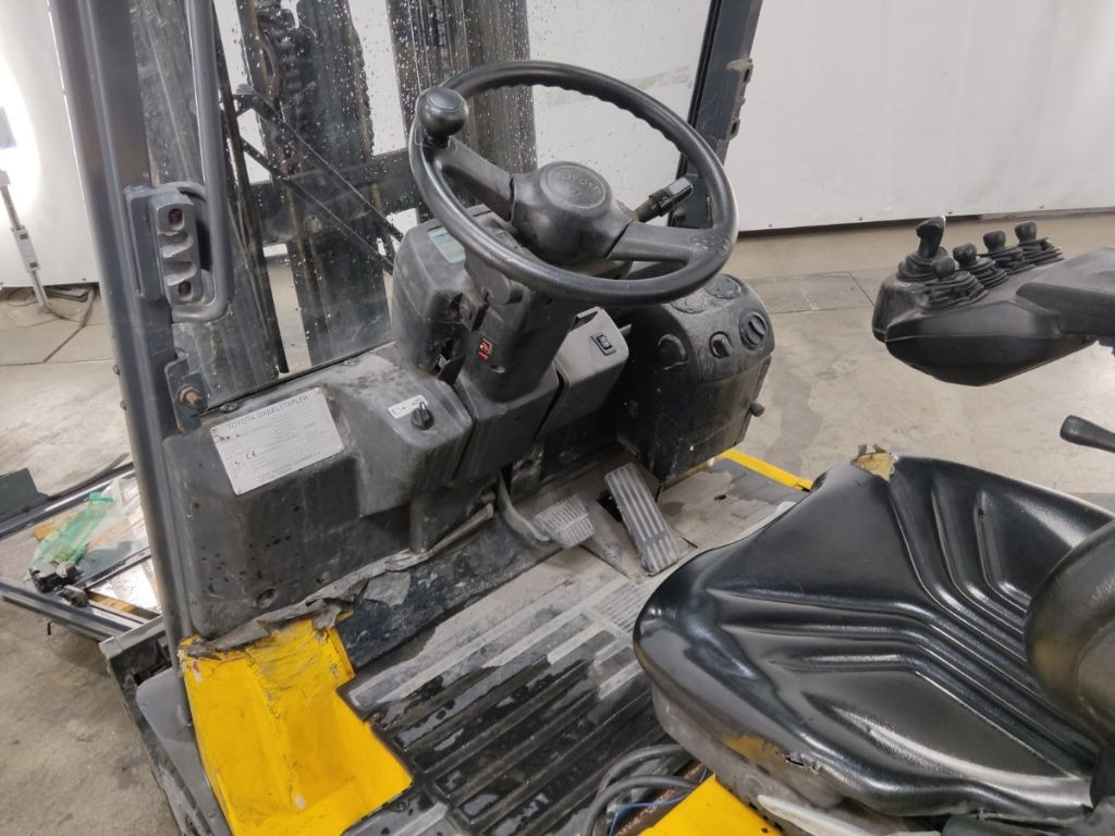 Toyota 7FBMF25 - Elektritõstuk: pilt 3 Toyota 7FBMF25 - Elektritõstuk: pilt 3