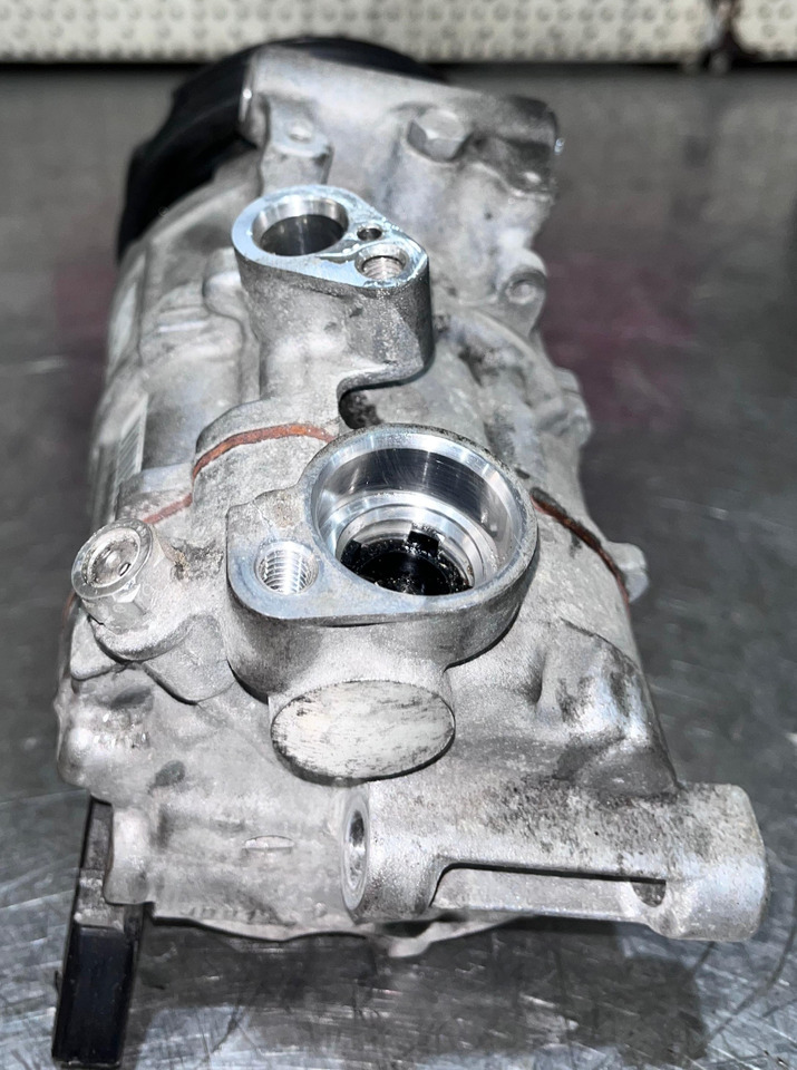 AUDI A/C Compressor 8W5816803 - Kliimaseadme kompressor: pilt 2 AUDI A/C Compressor 8W5816803 - Kliimaseadme kompressor: pilt 2