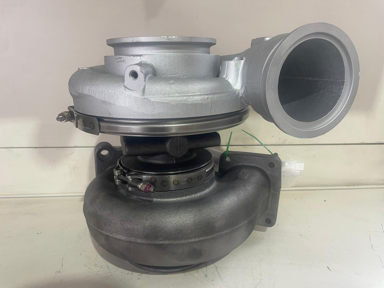 BorgWarner RE547978 - Turbo - Traktor: pilt 2 BorgWarner RE547978 - Turbo - Traktor: pilt 2