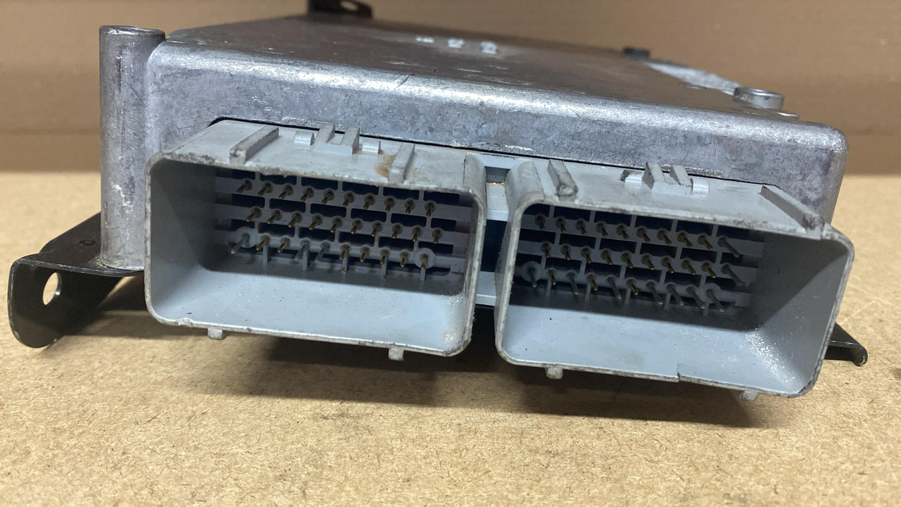 Chrysler ECU P05293112AH - Mootori juhtimisseade: pilt 1 Chrysler ECU P05293112AH - Mootori juhtimisseade: pilt 1