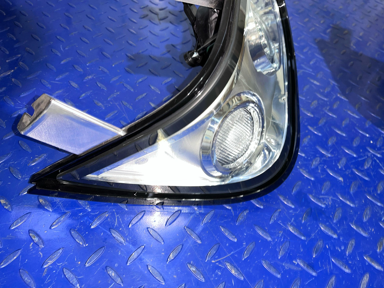HELLA Headlight Set 1KE996 600-05 / 06 - Esituled: pilt 3 HELLA Headlight Set 1KE996 600-05 / 06 - Esituled: pilt 3