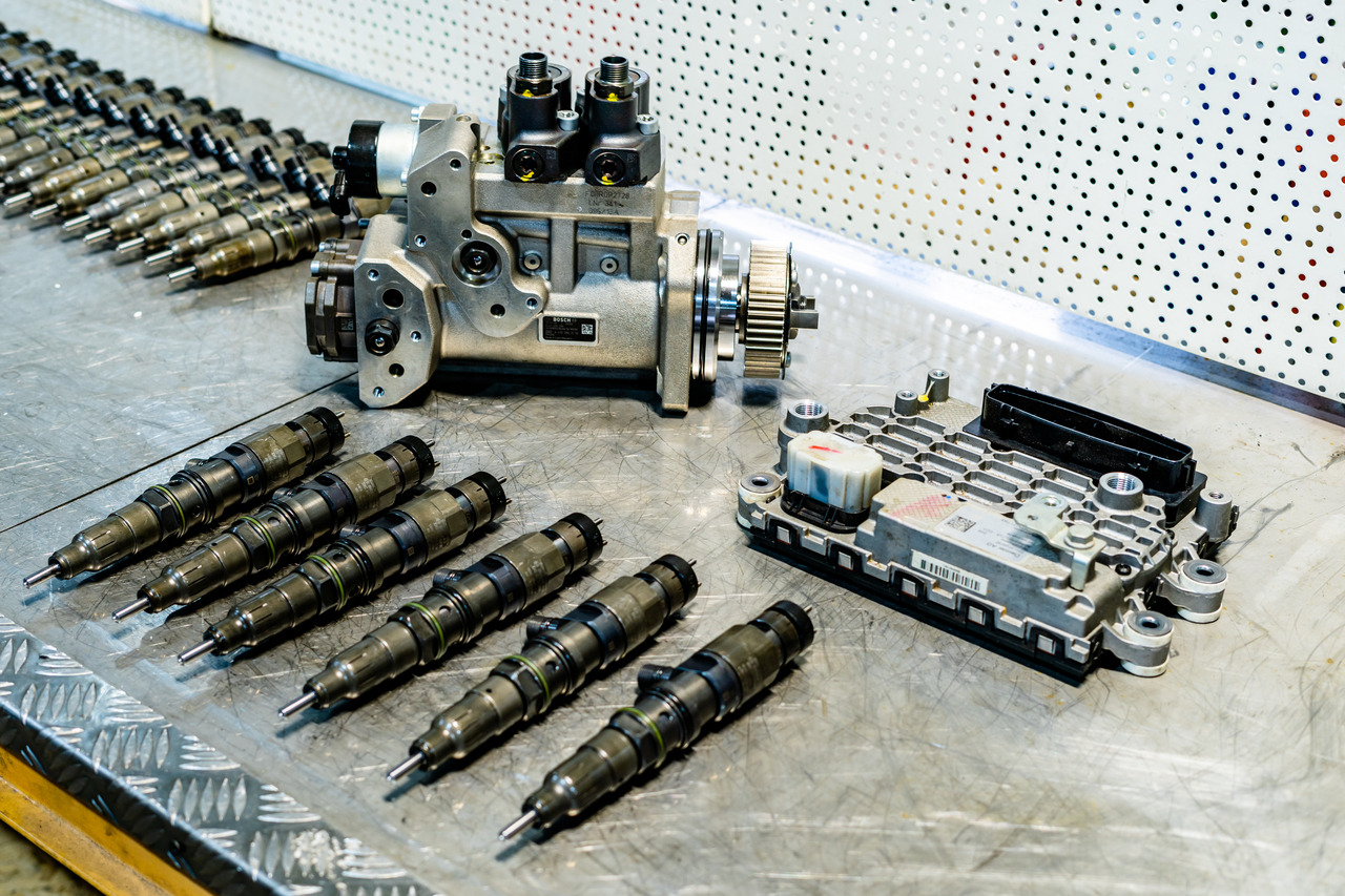Injectors Detroit Diesel DD15 A4710700887 0445120386 - Sissepritse - Veoauto: pilt 1 Injectors Detroit Diesel DD15 A4710700887 0445120386 - Sissepritse - Veoauto: pilt 1