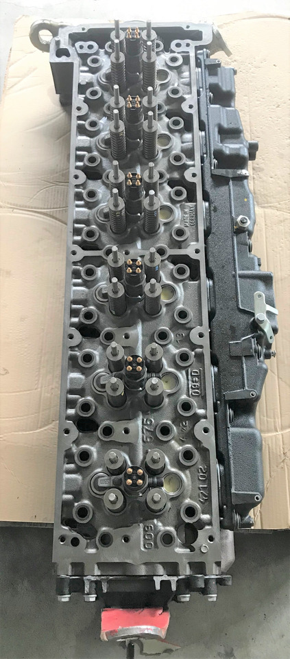 MERCEDES-BENZ Cylinderhead Actros MP4 Antos Arocs A4710107520 - Mootori pea - Veoauto: pilt 1 MERCEDES-BENZ Cylinderhead Actros MP4 Antos Arocs A4710107520 - Mootori pea - Veoauto: pilt 1
