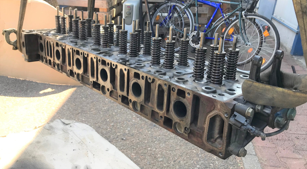 Mercedes Actros MP4 Euro 6 Cylinderhead OM470 - Mootor ja varuosad - Veoauto: pilt 2 Mercedes Actros MP4 Euro 6 Cylinderhead OM470 - Mootor ja varuosad - Veoauto: pilt 2