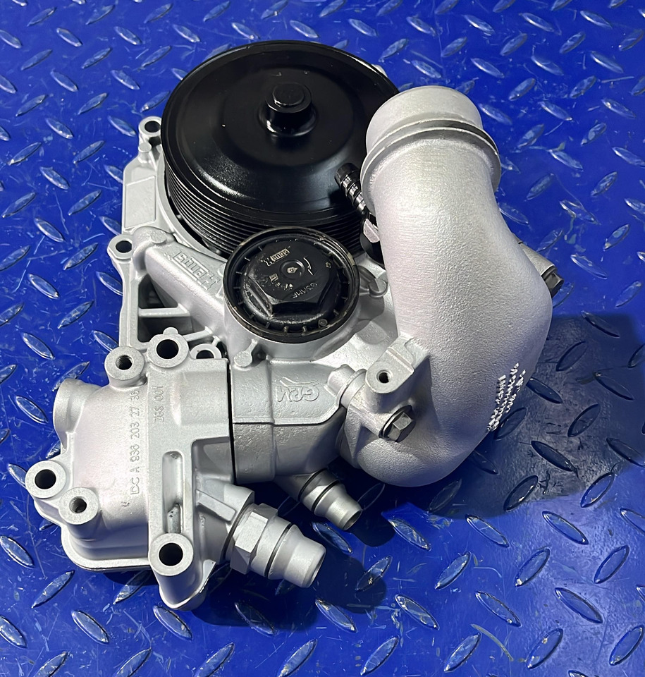 Mercedes Benz Waterpump Atego OM936 - Jahutusvedeliku pump: pilt 2 Mercedes Benz Waterpump Atego OM936 - Jahutusvedeliku pump: pilt 2