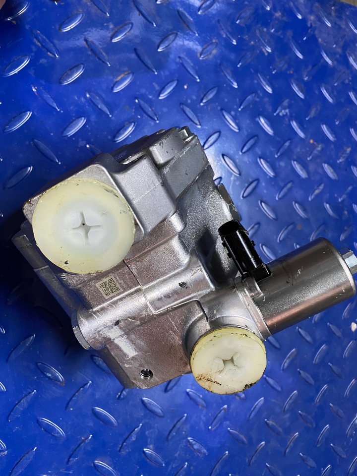 Mercedes Servo Pump A9604600380 Actros MP4 - Roolipump - Veoauto: pilt 3 Mercedes Servo Pump A9604600380 Actros MP4 - Roolipump - Veoauto: pilt 3