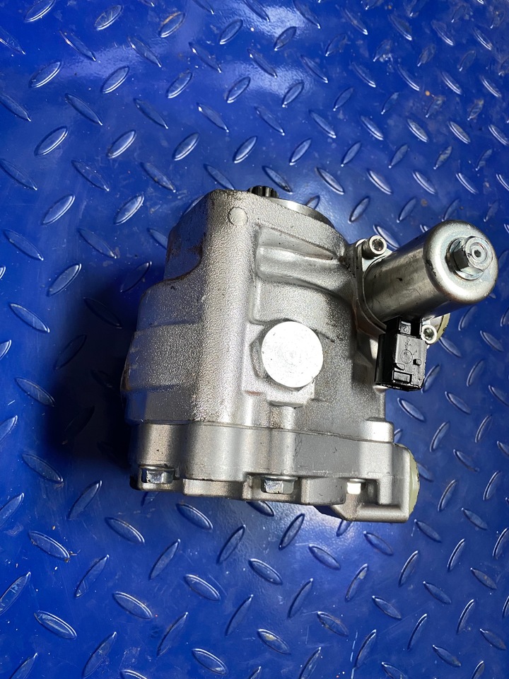 Mercedes Servo Pump A9604600380 Actros MP4 - Roolipump - Veoauto: pilt 1 Mercedes Servo Pump A9604600380 Actros MP4 - Roolipump - Veoauto: pilt 1