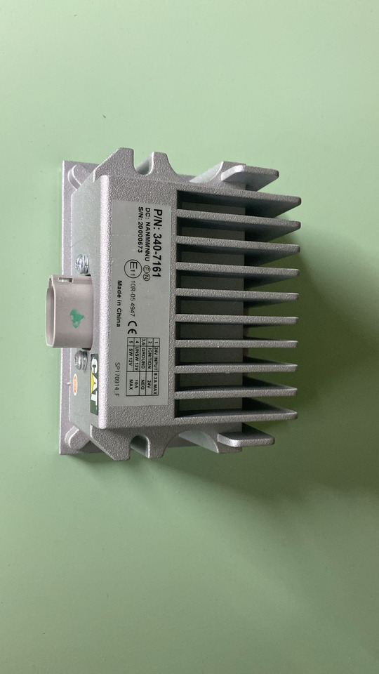 CATERPILLAR 340-7161: 24 Volt to 12 Volt Power Converter - Varuosa - Ekskavaator: pilt 3 CATERPILLAR 340-7161: 24 Volt to 12 Volt Power Converter - Varuosa - Ekskavaator: pilt 3