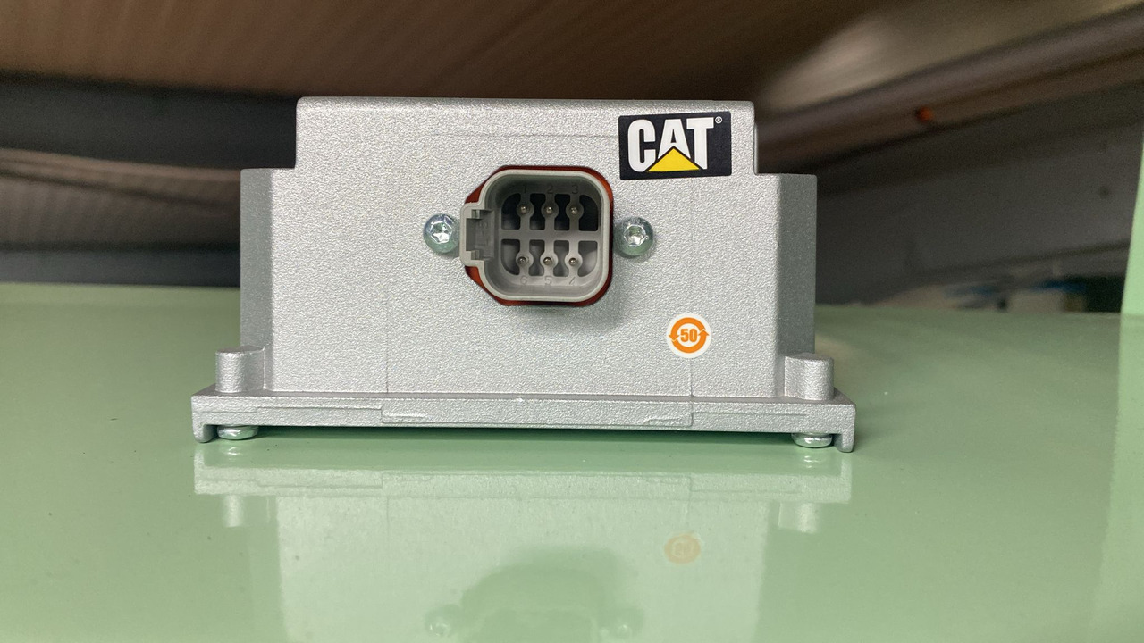 CATERPILLAR 340-7161: 24 Volt to 12 Volt Power Converter - Varuosa - Ekskavaator: pilt 1 CATERPILLAR 340-7161: 24 Volt to 12 Volt Power Converter - Varuosa - Ekskavaator: pilt 1