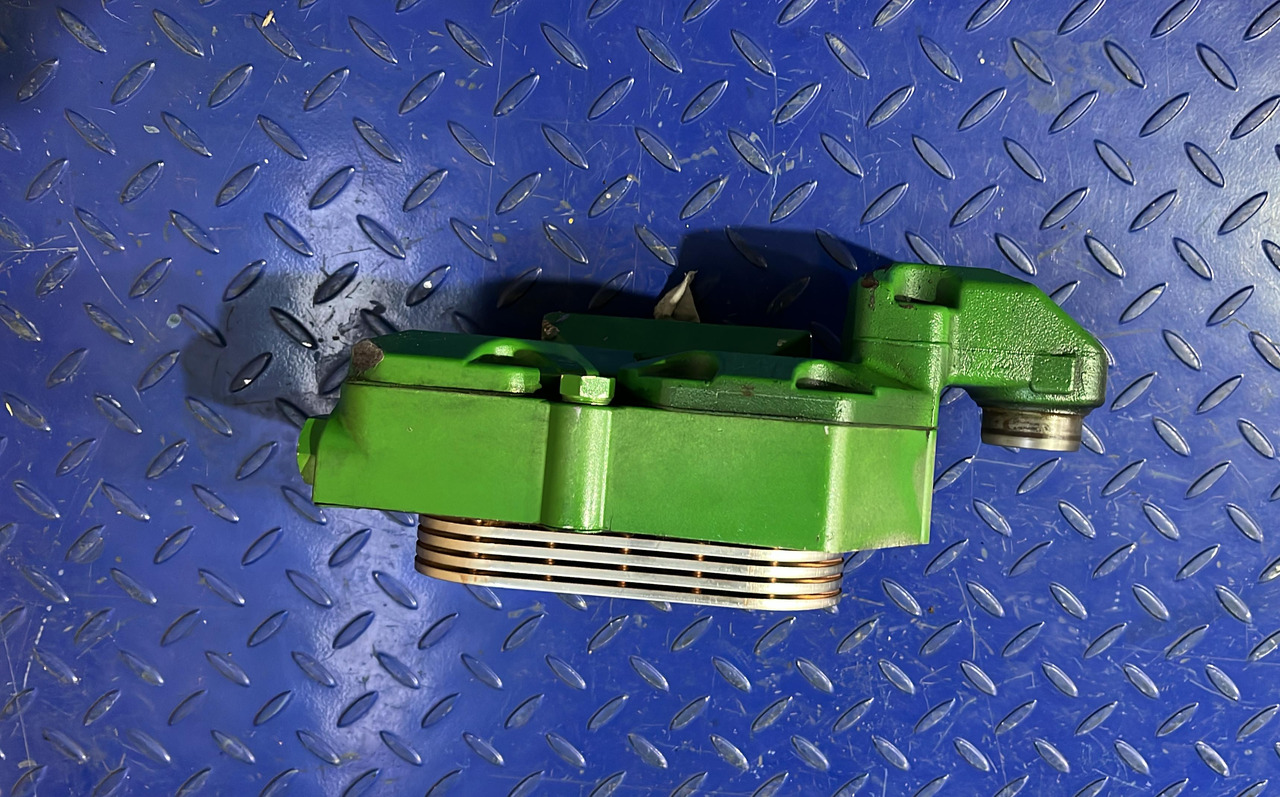 John Deere RACITOR DE ULEI RE560754 - Varuosa - Traktor: pilt 1 John Deere RACITOR DE ULEI RE560754 - Varuosa - Traktor: pilt 1