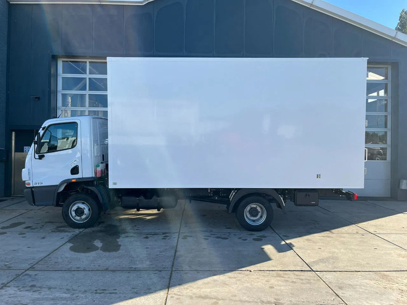 Mercedes-Benz Accelo 915 4x2 Closed Cargo Truck - Kasti veoauto: pilt 2 Mercedes-Benz Accelo 915 4x2 Closed Cargo Truck - Kasti veoauto: pilt 2