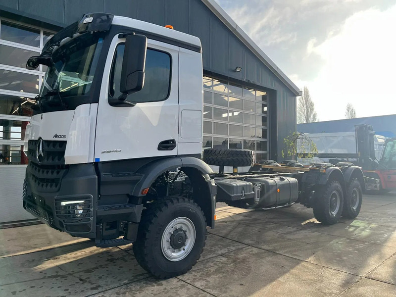 Mercedes-Benz Arocs 3340 A 6x6 Chassis cabin - Kabiinišassiiga veoauto: pilt 1 Mercedes-Benz Arocs 3340 A 6x6 Chassis cabin - Kabiinišassiiga veoauto: pilt 1