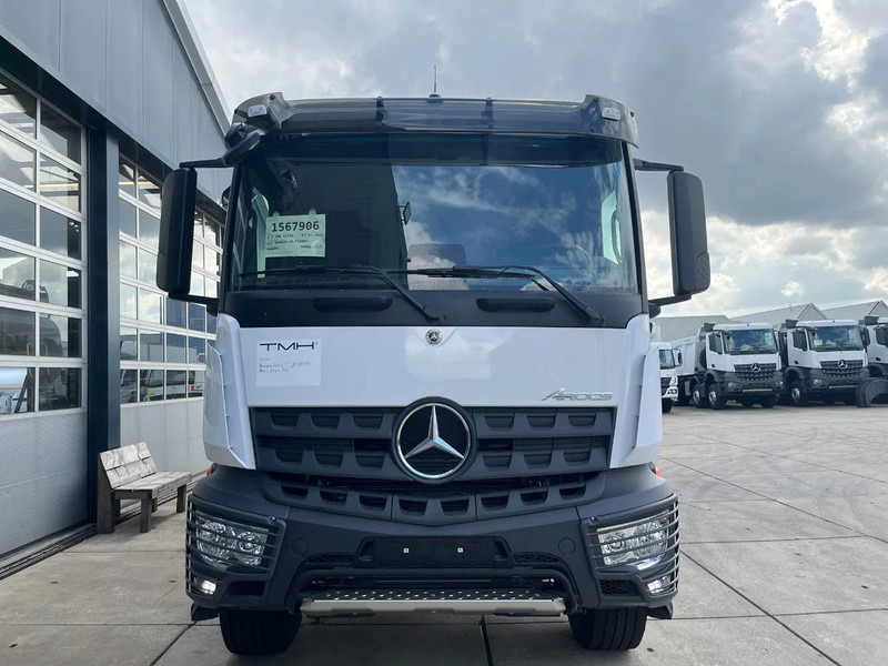 Mercedes-Benz Arocs 4040 6x6 Water Tank Truck - Tsisternauto: pilt 5 Mercedes-Benz Arocs 4040 6x6 Water Tank Truck - Tsisternauto: pilt 5