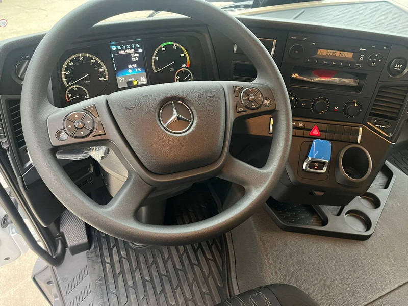 Mercedes-Benz Actros 2045 S 4x2 Tractor Head liising Mercedes-Benz Actros 2045 S 4x2 Tractor Head: pilt 13
